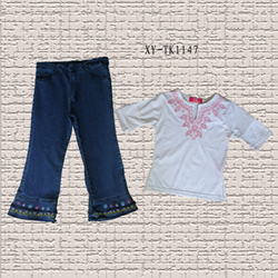 Girl`s t-shirt with jeans (Girl`s t-shirt with jeans)