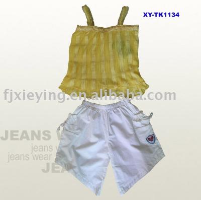 Girl`s fashion suit (Girl`s fashion suit)