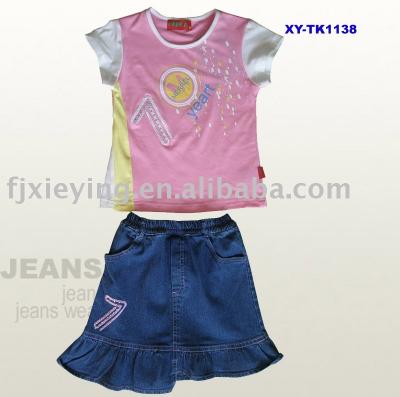 Girl`s T-shirt with jean Skirt (Girl`s T-shirt with jean Skirt)