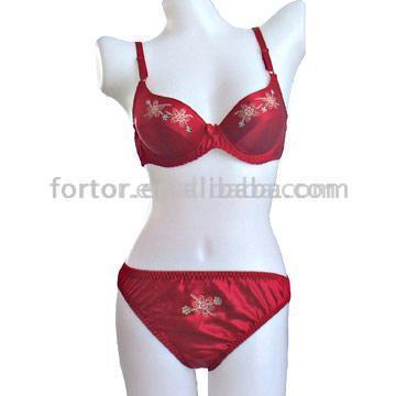Silk Lingerie (Silk Lingerie)