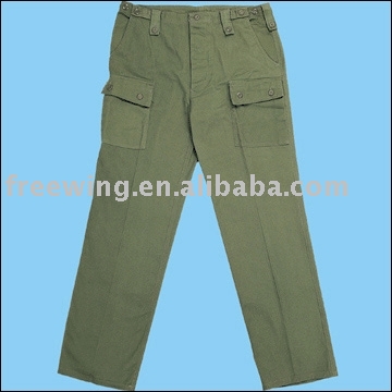 New Army uniform (Nouveaux uniformes de l`Armée)