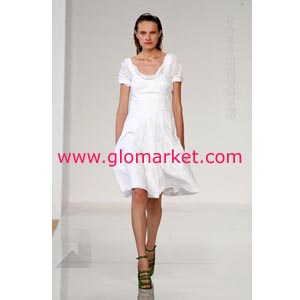 girl`s white dress