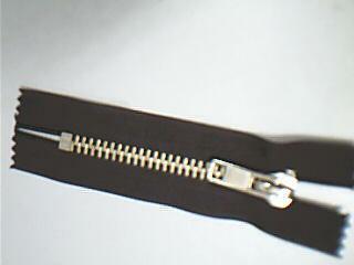zipper (zipper)