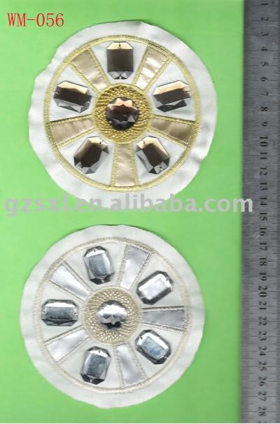 garment accessory with beads (Kleid mit Perlen Zubehör)
