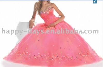 Fashionable Evening Gown with High-quality Fabrics (Modische Abendkleid mit hochwertigen Stoffen)