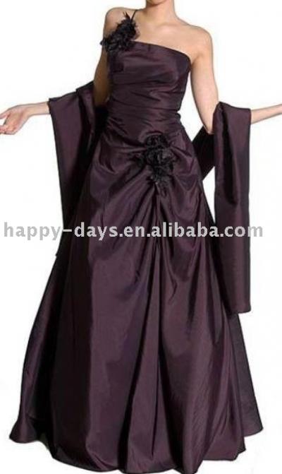 Fashionable Evening Gown with High-quality Fabrics (Modische Abendkleid mit hochwertigen Stoffen)