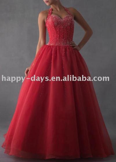 Fashionable Evening Gown with High-quality Fabrics (Modische Abendkleid mit hochwertigen Stoffen)