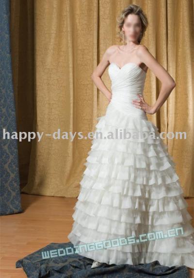 Stylish Bridal Gowns with high-quality French Taffeta, Italian Organza (Stilvolle Brautkleider mit hochwertigen Taft Französisch, Italienisch Organza)