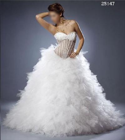 Fashionable Bridal Gowns with high-quality French Taffeta, Italian Organza (Robes de mariée à la mode d`organza de qualité en français Taffetas, italien)