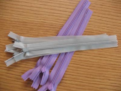 invisible zipper (fermetures à glissière invisibles)