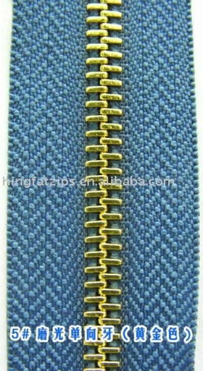 M 5# golden zipper with polish teeth (M 5 # goldenen Reißverschluss mit polnisch Zähne)