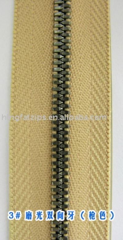 M 3# gun color zipper with polish corn shape teeth (M 3 # gun Farbe Reißverschluss mit polnisch Mais Form Zähne)