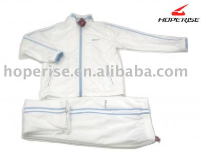 Ladies` sports suits (Дамские спортивные костюмы)