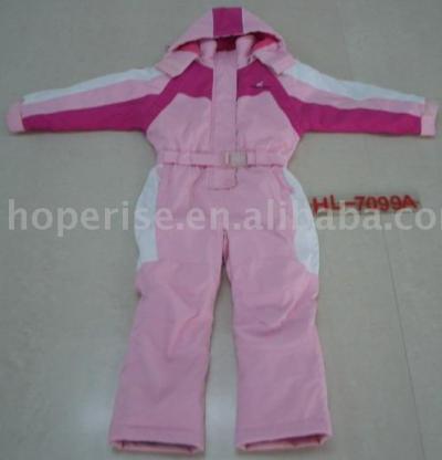 girl`s ski suit (girl `s costume de ski)