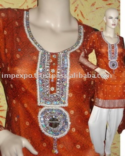 Ladies Fashion Shalwar Kameez: Mirror Locket Design (Sindhi Style) (Ladies Fashion Shalwar Kameez: Mirror Locket Design (Sindhi Style))