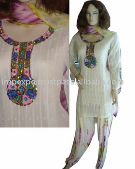 Ladies` Fashion Dress: Handmade Work On White Barosha (Ladies `Dress Fashion: Travail main sur blanc Barosha)