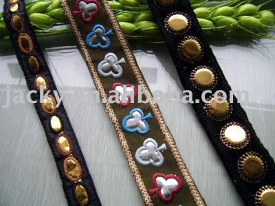 Embroider lace (Brodez dentelle)
