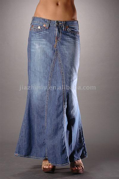 fitting lady`s long skirt (Montage Lady `s langen Rock)