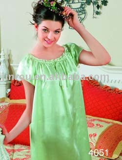 girl`s silk dress (girl `s robe de soie)