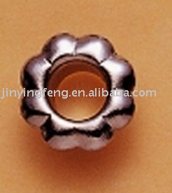 eyelet (oeillet)