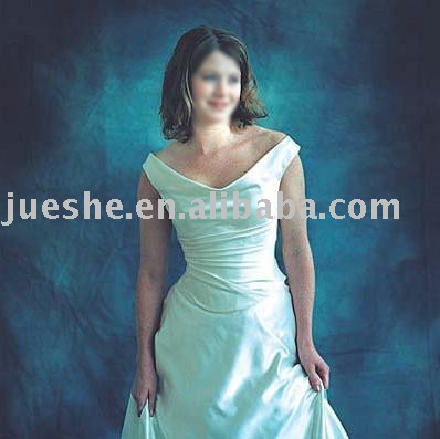 wedding dress with strap (Brautkleid mit Gurt)