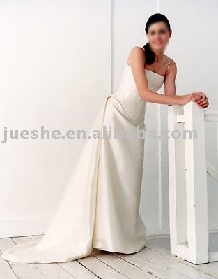 wedding dress with strap (Brautkleid mit Gurt)