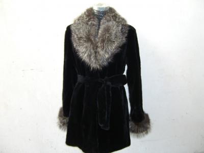 fur garment (fur garment)