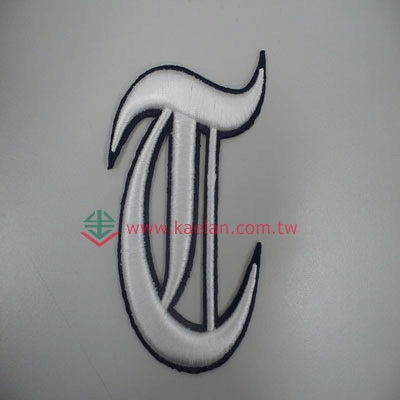 3D embroidery patches (3D correctifs de broderie)