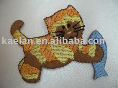 (71221) Cat with fish Embroidered badge ((71221) Cat mit Fisch Gestickte Abzeichen)
