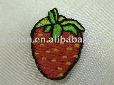 (71087)Strawberry Embroidered badge ((71087)Strawberry Embroidered badge)