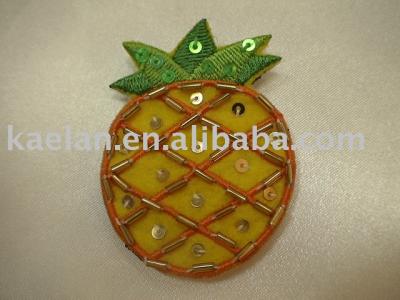 (75018)Pineapple hand-sew plastic crystal badge ((75018) Ананас ручного шитья пластиковый знак кристалла)
