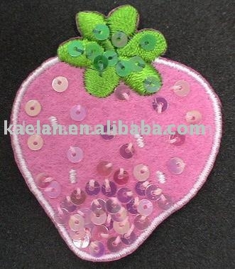 Strawberry Embroidered badge (Strawberry écusson brodé)