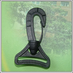 plastic buckle (пластиковые пряжки)