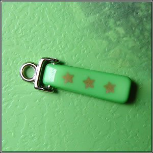 plastic zipper puller (plastic zipper puller)