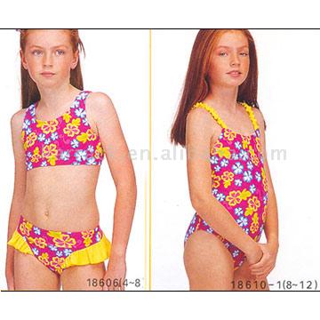Girl`s Swimsuit (Girl `s maillot de bain)