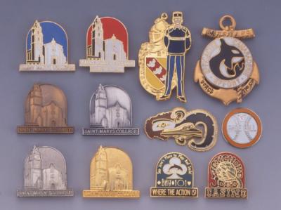 Lapel Pin (Épinglette)