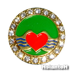 lapel pin (épinglette)