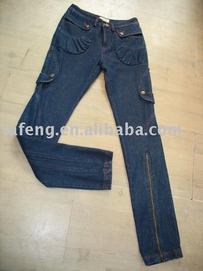 trousers (trousers)