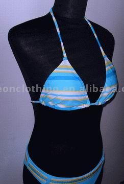 Printed Triangle Bra and Solid Bottom with Beads Belt Embellishment Bikini Set (Printed Triangle Bra and Solid Bottom with Beads Belt Embellishment Bikini Set)