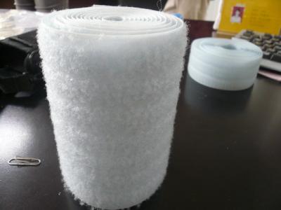 self-adhesive fastener tape (fermeture à ruban auto-adhésif)