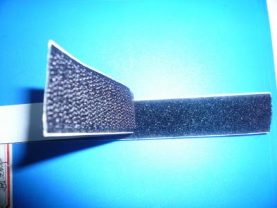 self-adhesive fastener tape (fermeture à ruban auto-adhésif)