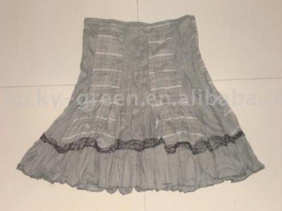 Ladies` skirt with lace on the hem