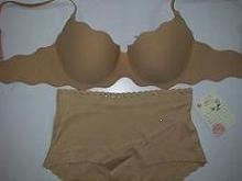 seamless underwear (vêtements sans joints)
