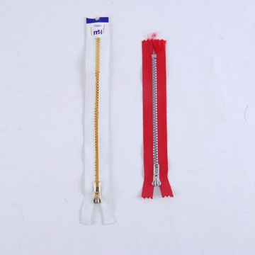 No.5 Plastic Zipper, A/L, C/E, with gold or silver plated teeth (No.5 Plastic Zipper, A/L, C/E, with gold or silver plated teeth)