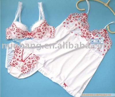 nightwear (nightwear)