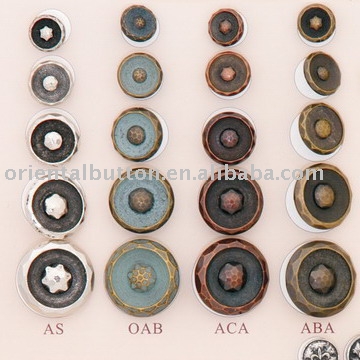 plastic button (plastic button)