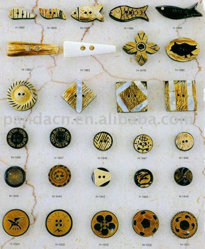 buffalo horn button (buffalo horn button)