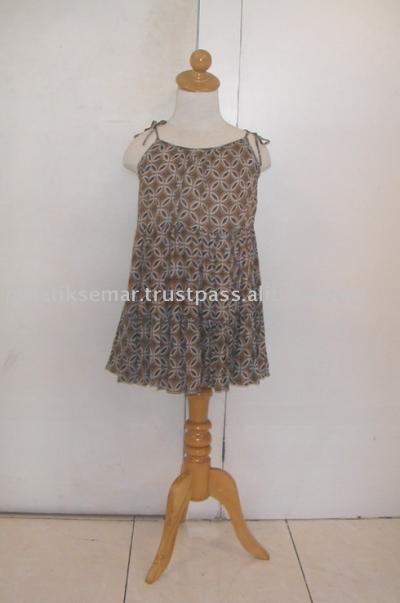 Kawung Gedhe Children`s Dress (Kawung Gedhe Children`s Dress)