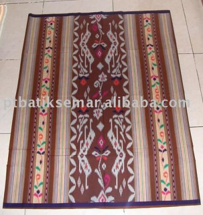 Traditional Sarong Anak Ikat (Традиционный саронг Енаковых Икат)