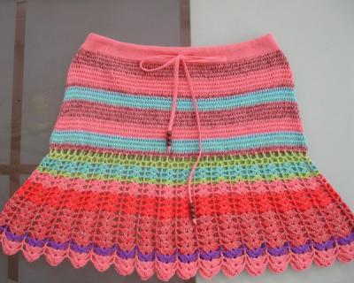 girl`s fashionable skirt (Girl `s modischen Rock)
